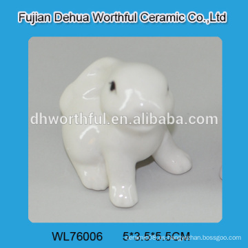 Decoración animal de cerámica excelente, estatua de conejo de cerámica blanca